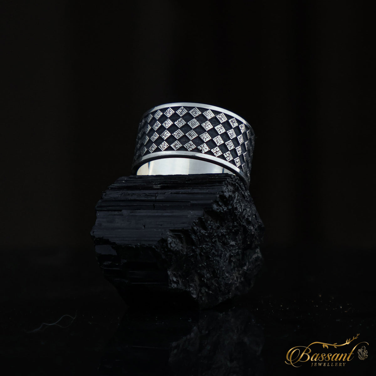 خاتم أسماء الله الحسنى بالخط الكوفي فضة عيار ٩٢٥ | 99 Names of Allah – Kufic Sterling Silver 925 Islamic Ring | Bassant Jewellery