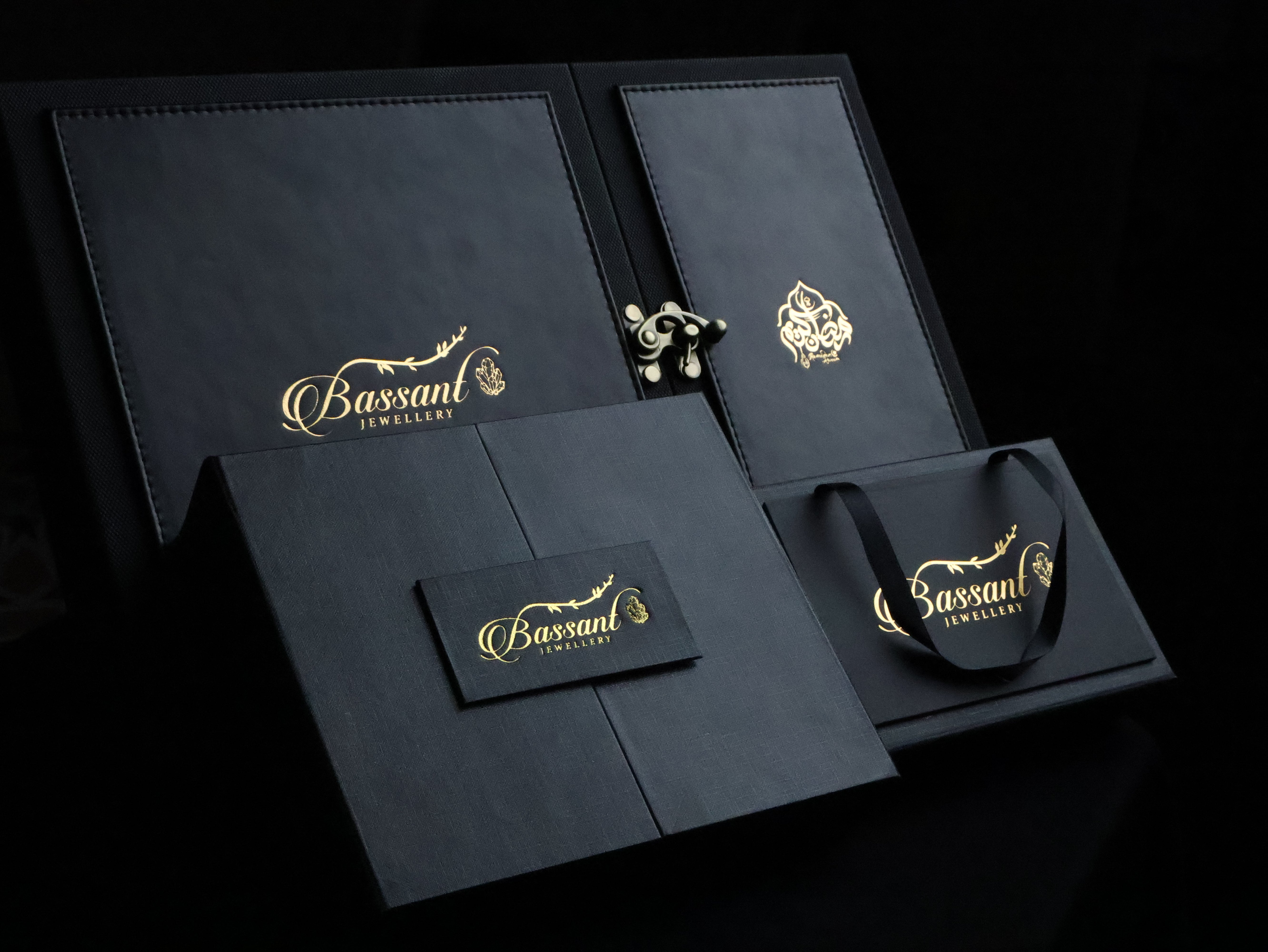 <i>Upgrade your gift with our exclusive packaging </i>